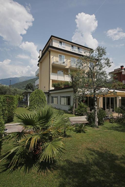 Hotel Villa Verde Torbole Sul Garda Eksteriør bilde